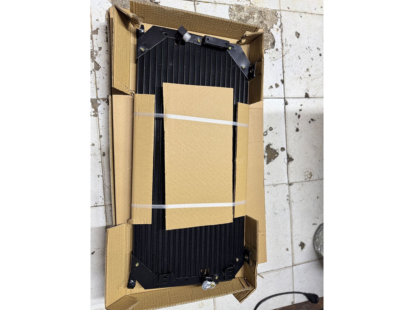 Toyota Corolla (E10) 1.6i AE101 1992-1997 Klima Radyatörü 700X351X22