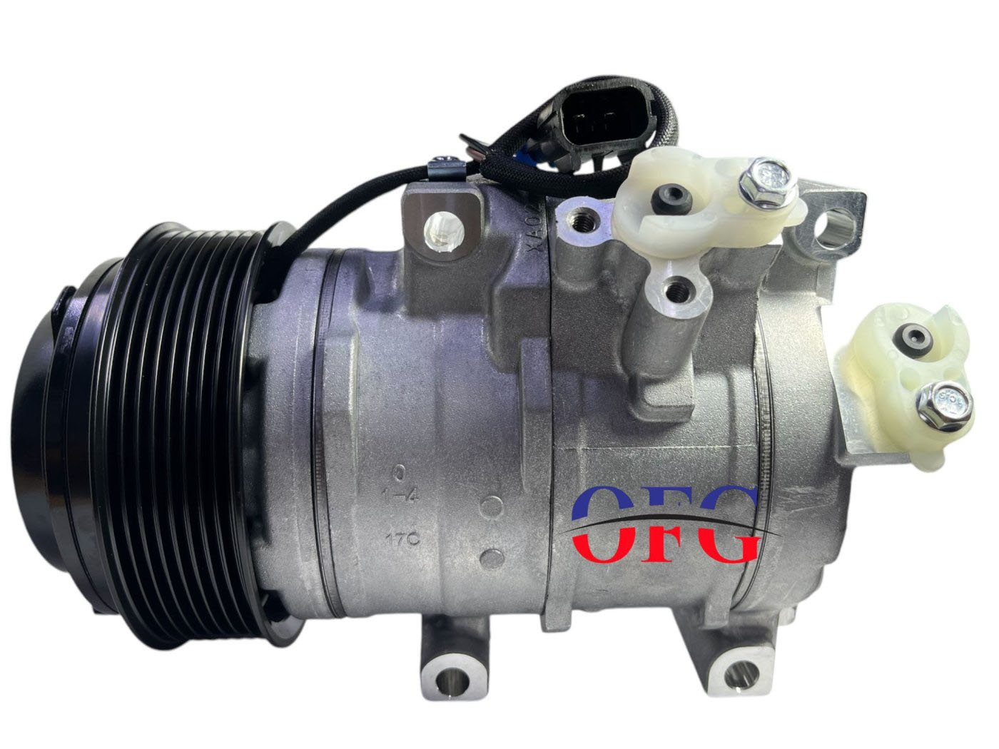 John Deere Traktör 8Pk 12V Klima Kompresörü